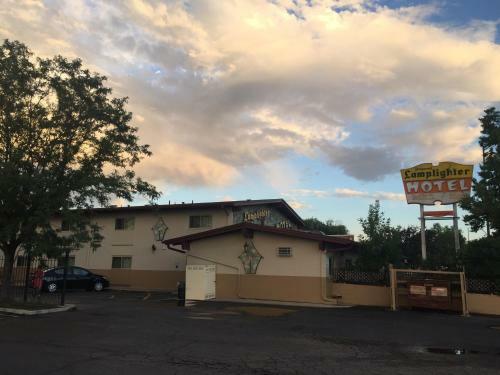 Lamplighter Motel