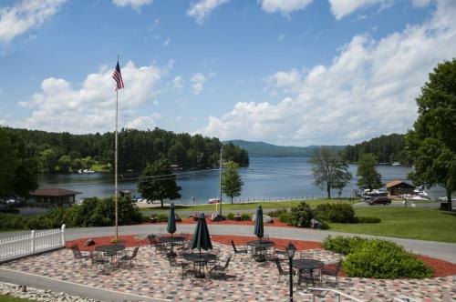 Hotel Dunham's Bay Resort