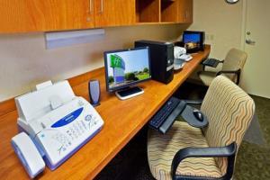 Hotel Holiday Inn Resort Lake George Turf
