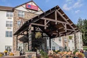 Hotel Comfort Suites Lake George