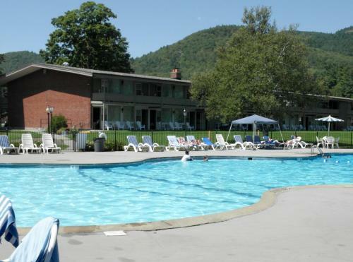 Fort William Henry Hotel