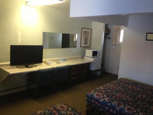 Jamestown Motel
