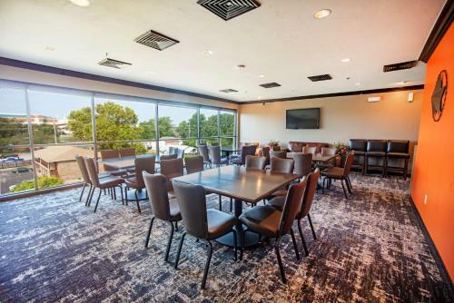 Best Western Plus Cimarron Hotel & Suites