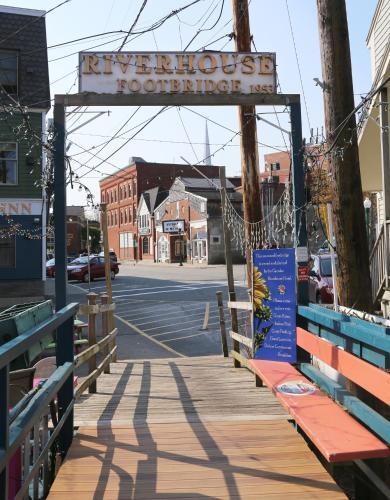 Camden Riverhouse Hotel And Inn