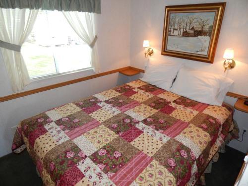 Lodge Road Runner Travel Resort