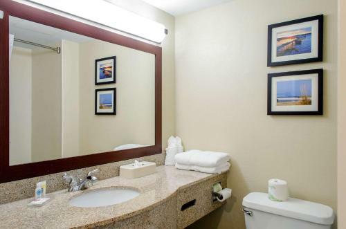 Hotel Comfort Inn & Suites