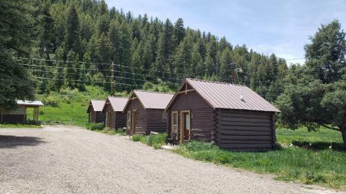 San Juan Motel & Cabins
