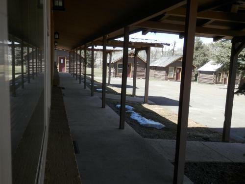 San Juan Motel & Cabins
