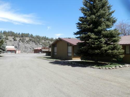 San Juan Motel & Cabins