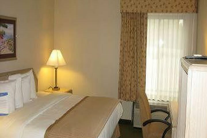 Hotel Baymont Inn & Suites Lawrence