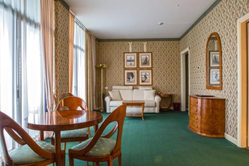 Grand Hotel Astoria