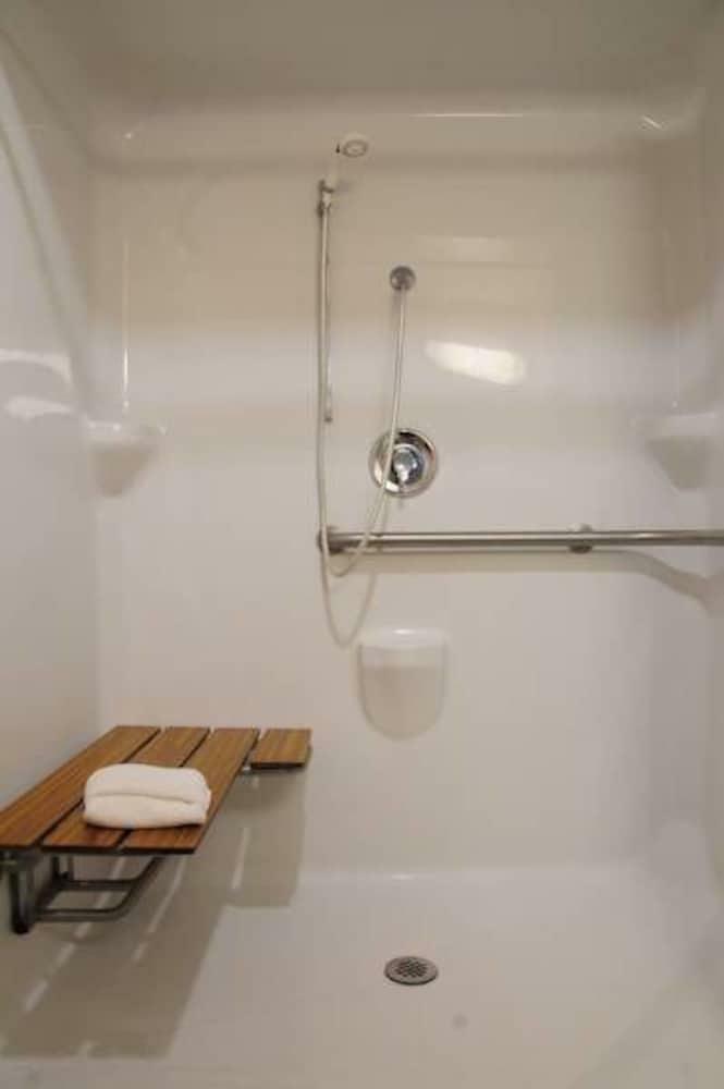 Hotel Comfort Suites Downtown Carlisle