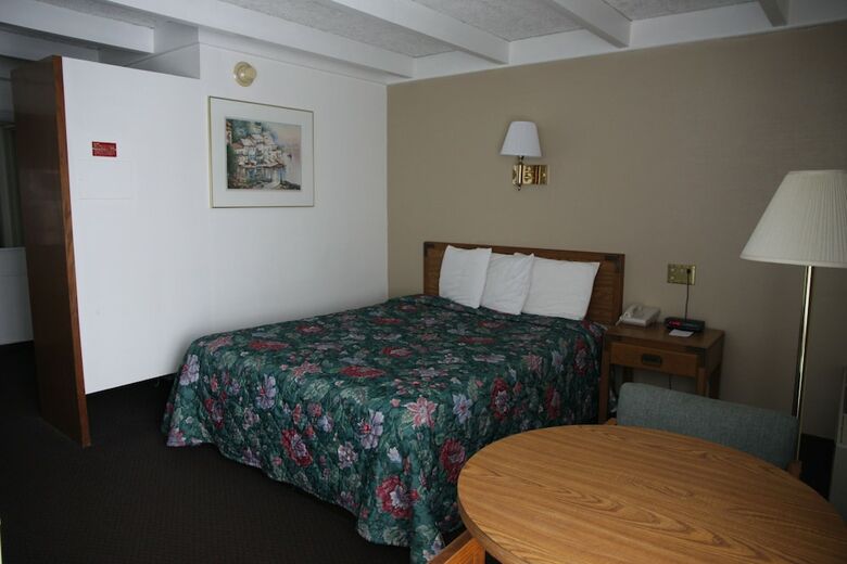 Hotel New Stanton Garden Inn
