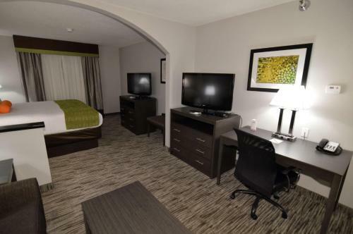 Holiday Inn Express Hotel & Suites Liberal