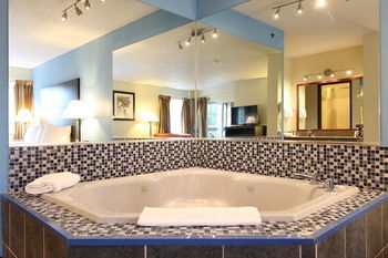 Hotel Baymont Inn And Suites Muskegon