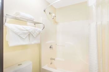 Hotel Baymont Inn And Suites Muskegon