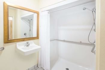 Hotel Baymont Inn And Suites Muskegon