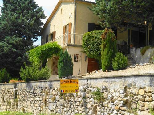 Hostal La Petite Bergerie In Dr�me Proven�ale