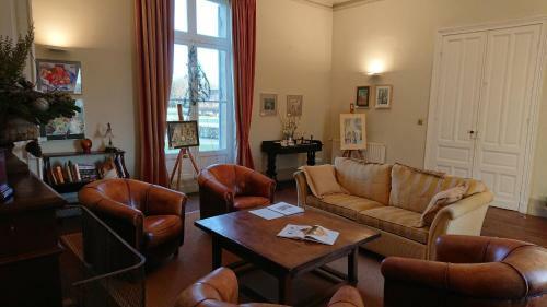 Hostal Ch�teau Le Tour - Chambres D'h�tes