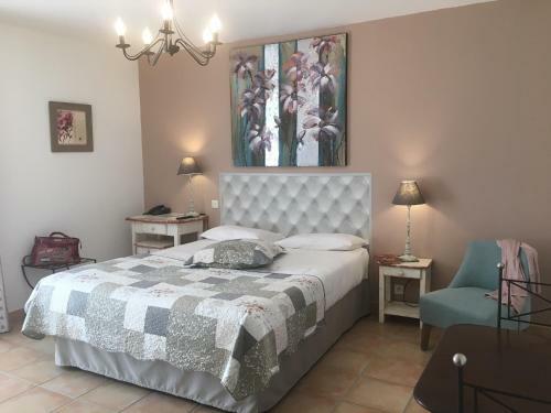 Hotel La Petite Auberge De Roussillon