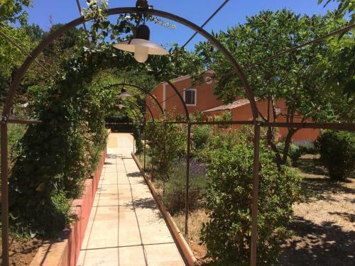 Hotel La Petite Auberge De Roussillon