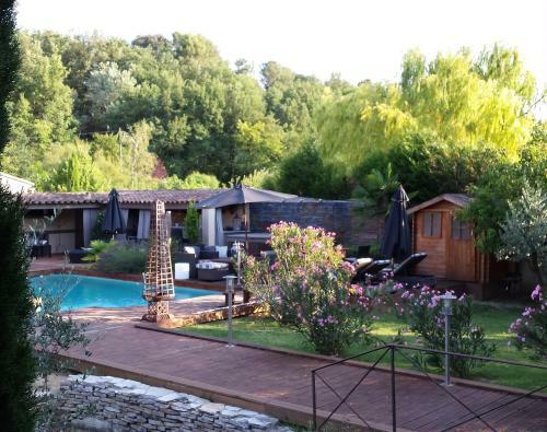 Hostal Les Chambres D'h�tes De La Ferrage