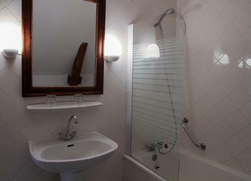 Hostal Maison D'h�tes Domaine De La Rhue