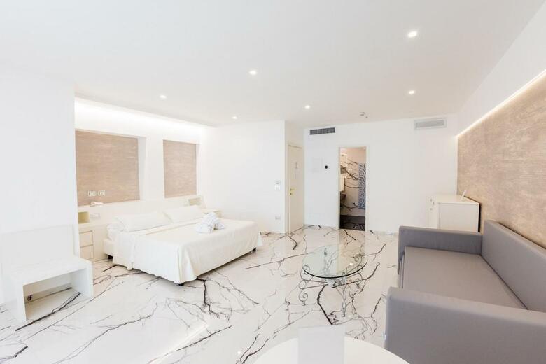Hotel Costa Brada Luxury Resort