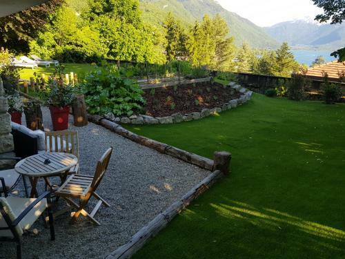 Hostal Chalet Christine