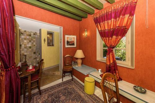 Bed & Breakfast Chambres D'h�tes La Closerie Des Trois Marottes