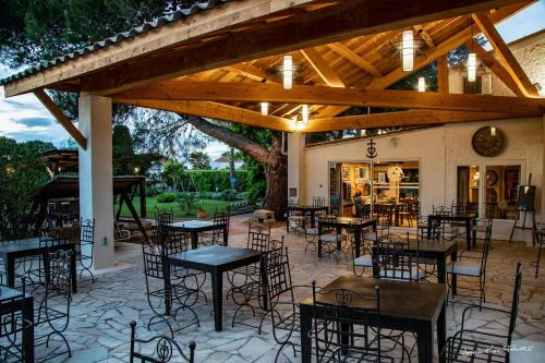 Hotel Lou Garbin