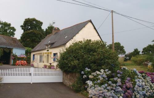 Holiday Home Loudeac Mn-1629