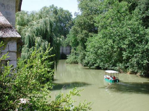 Camping Parc Du Ch�teau D'allot