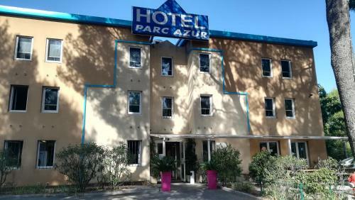 Hotel P'tit Dej-h�tel Parc Azur