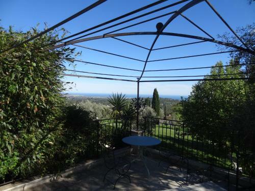 Bed & Breakfast Les 4 �l�ments Maison D'h�tes Design