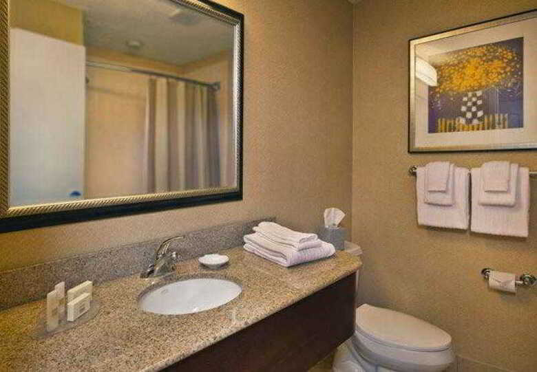 Hotel Courtyard Tinton Falls Eatontown