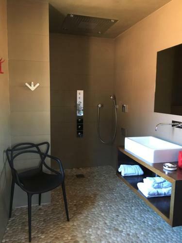 Bed & Breakfast Can Artists La Loge