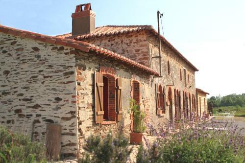 Bed & Breakfast Chambres D'h�tes Le Ch�teau Rouge