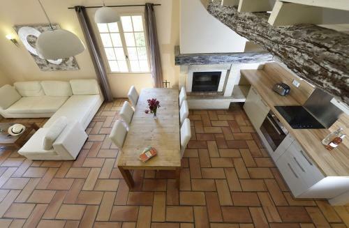 Les Garrigues De La Vall�e Des Baux