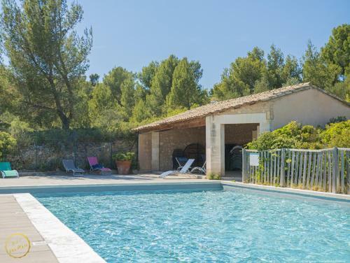Les Garrigues De La Vall�e Des Baux