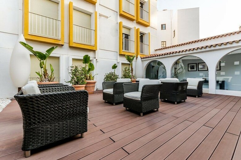 Hotel Virgen de Los Reyes