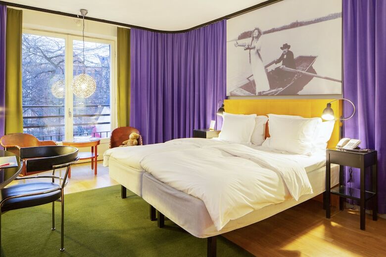Hotel Rival