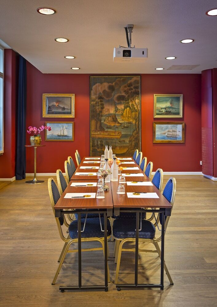 Victory Hotel