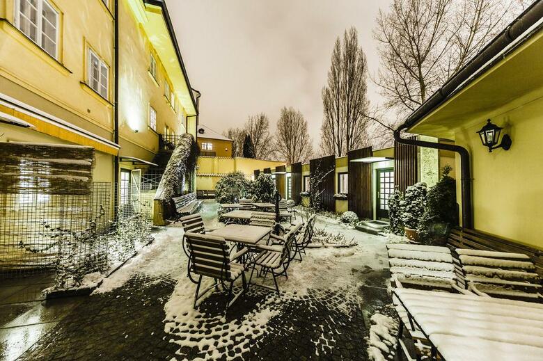Hotel Archibald At Charles Bridge