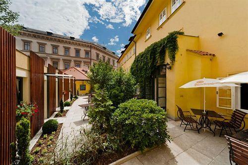 Hotel Archibald At Charles Bridge