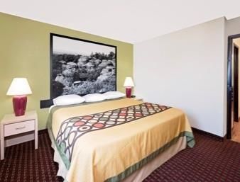 Motel Super 8 Metropolis