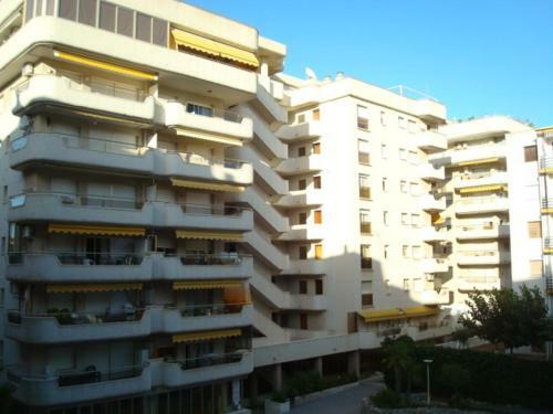 Click & Booking Apartamentos Arquus Center