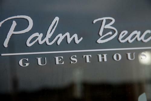 Hostal Palm Beach Guesthouse