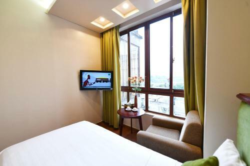 Artisan Lakeview Hotel