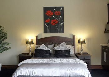Hostal Casa Flora Guesthouse